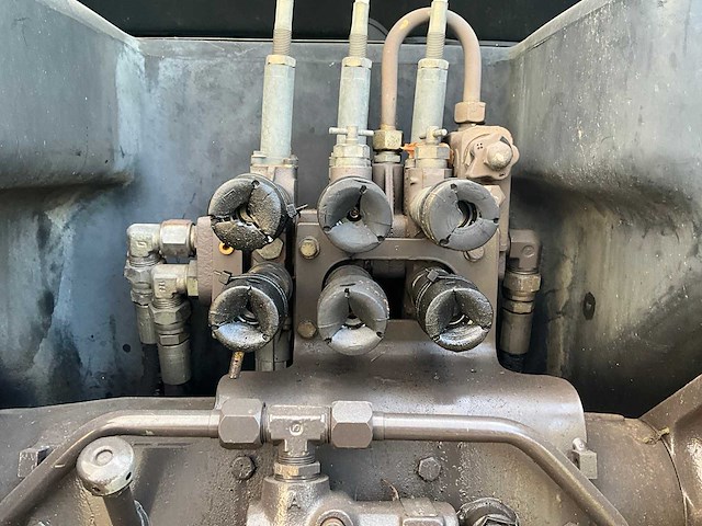 1996 massey ferguson 3670 vierwielaangedreven landbouwtractor - afbeelding 41 van  56