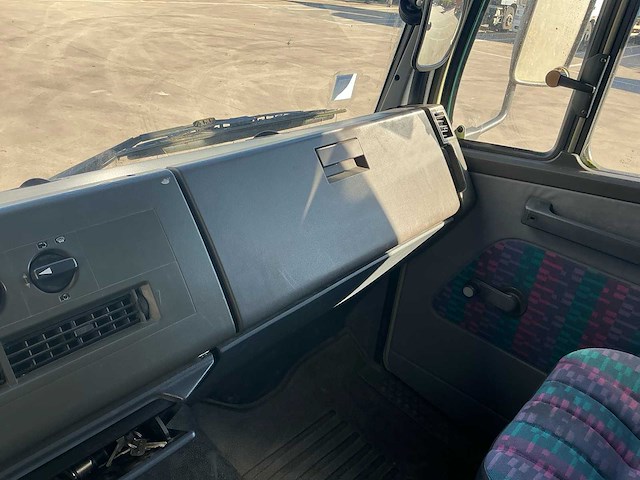 1996 mercedes 814 paardenvrachtwagen - afbeelding 15 van  65