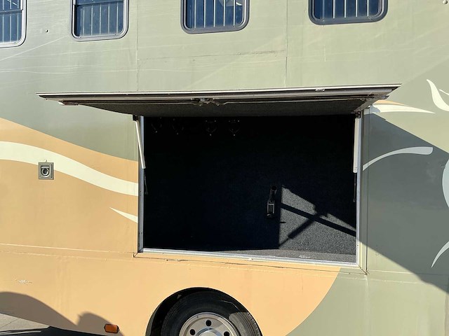 1996 mercedes 814 paardenvrachtwagen - afbeelding 35 van  65