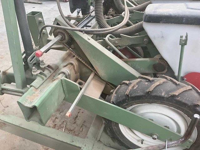 1996 nodet pl2 precisiezaaimachine - afbeelding 18 van  43