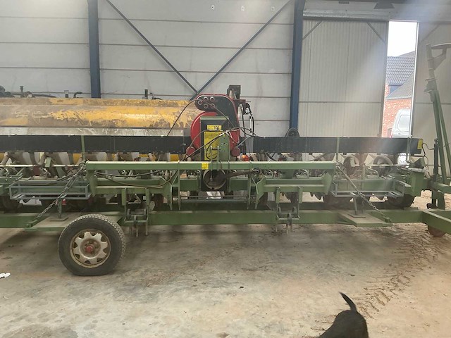 1996 nodet pl2 precisiezaaimachine - afbeelding 43 van  43