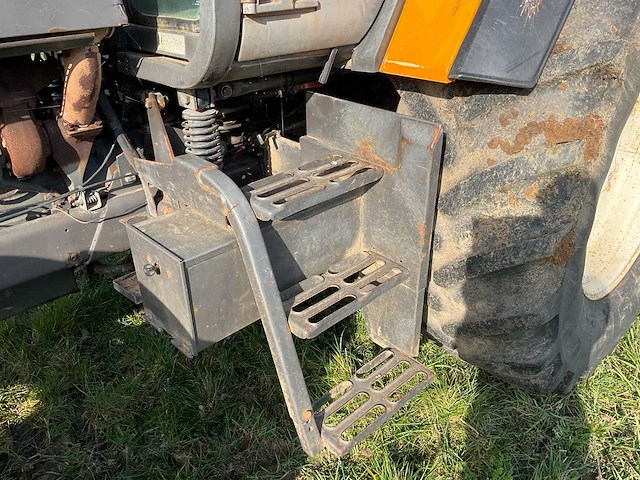 1996 renault 155.54 vierwielaangedreven landbouwtractor - afbeelding 5 van  29