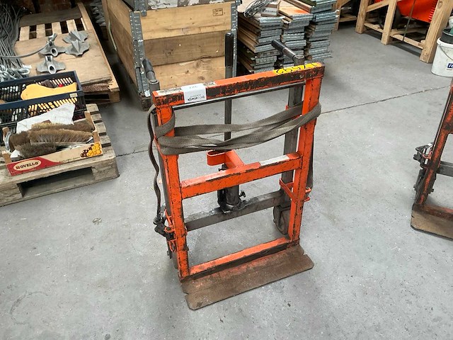 1996 rrr hur18 hand hydraulische steekwagen - afbeelding 2 van  5