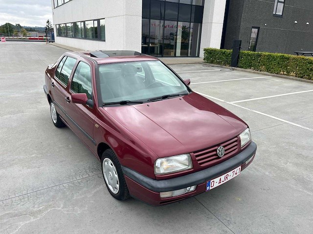 1996 volkswagen vento - oldtimer - afbeelding 2 van  20