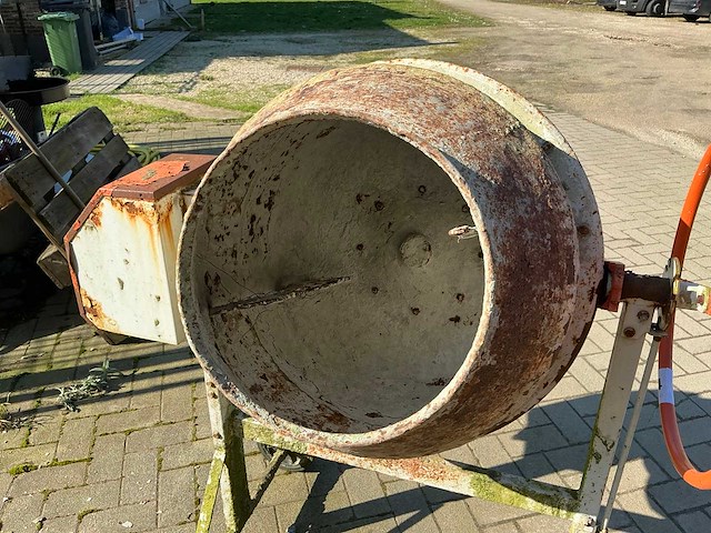 1997 atelier de saint-denis b150 betonmolen - afbeelding 5 van  8