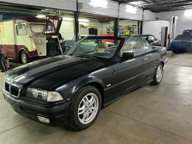 1997 bmw 318i cabrio personenauto - afbeelding 12 van  28