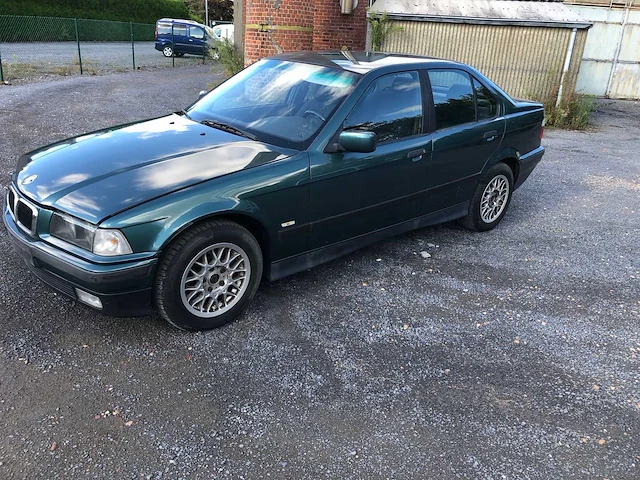 1997 bmw 318i personenauto - afbeelding 1 van  18