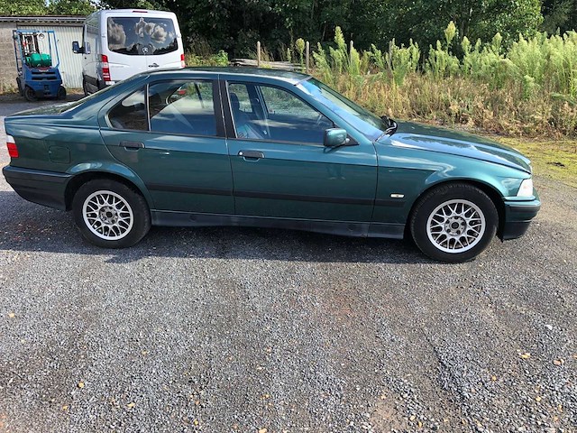 1997 bmw 318i personenauto - afbeelding 13 van  18