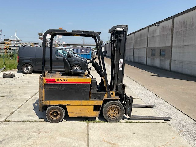 1997 daewoo b25s vorkheftruck - afbeelding 11 van  15