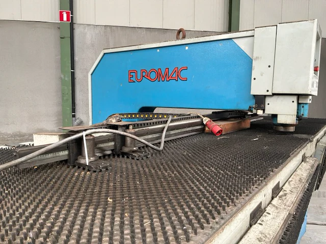 1997 euromac cx 1000/30 cnc pons- en nibbelmachine. - afbeelding 3 van  17
