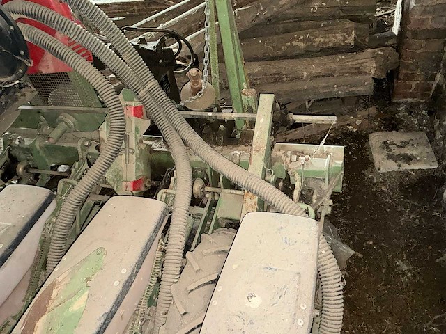 1997 kuhn precisiezaaimachine - afbeelding 3 van  19