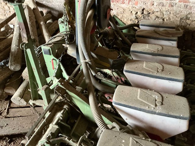 1997 kuhn precisiezaaimachine - afbeelding 5 van  19