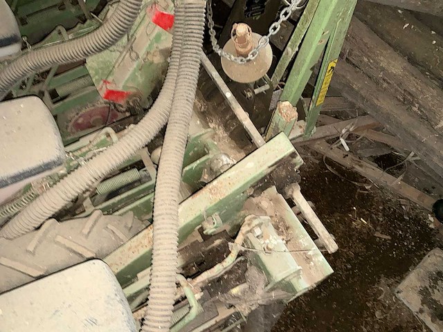 1997 kuhn precisiezaaimachine - afbeelding 8 van  19