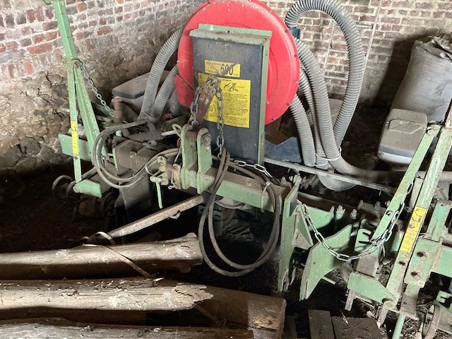 1997 kuhn precisiezaaimachine - afbeelding 11 van  19