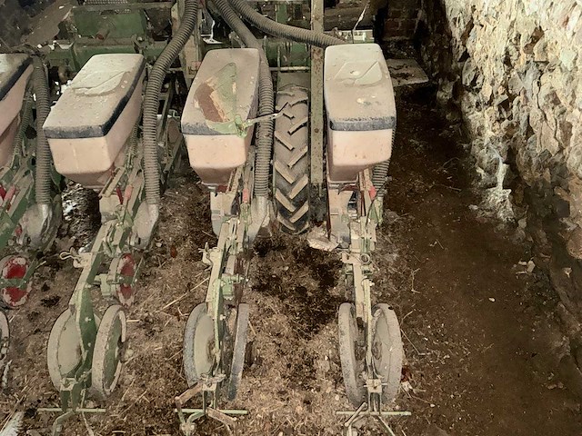 1997 kuhn precisiezaaimachine - afbeelding 18 van  19