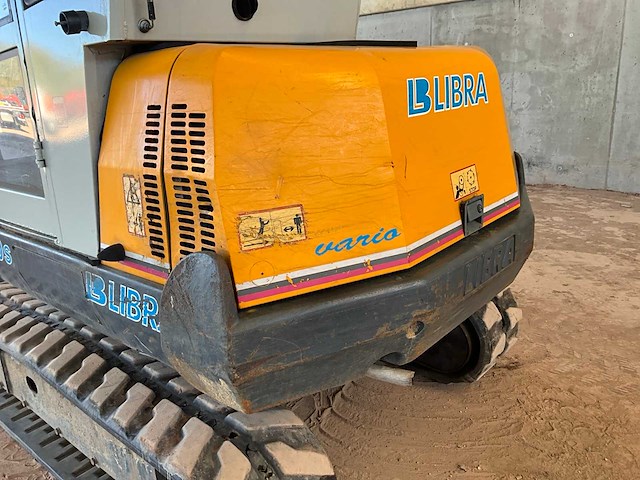 1997 libra 150s rupsgraafmachine - afbeelding 8 van  22