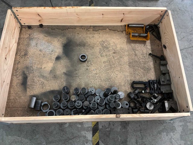 1997 lvd hyd 8050 pons- en knipmachine - afbeelding 4 van  9
