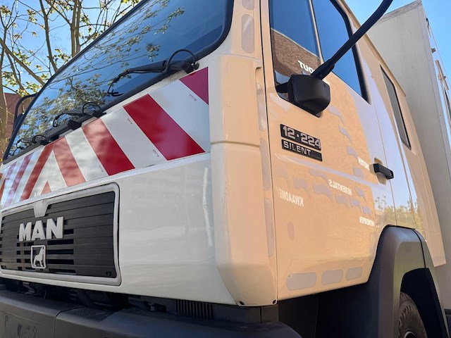 1997 man l12c - dubbele cabine - professionele paardenwagen voor 4 paarden - afbeelding 3 van  26