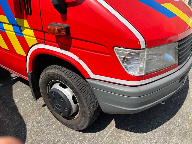 1997 mercedes-benz tn 412 de brandweerwagen - afbeelding 20 van  31