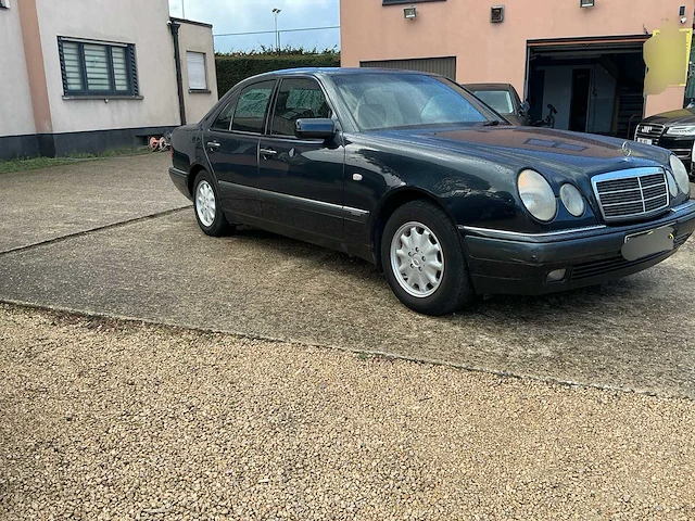 1997 mercedes e230 elegance personenauto - afbeelding 24 van  26