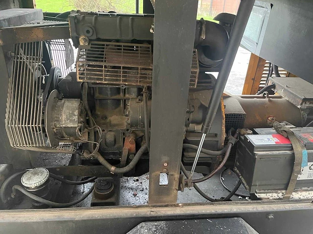 1997 sdmo ds15 nm sdmo generatorset ds15 nm – 15 kva – diesel – trailer gemonteerd - afbeelding 2 van  12