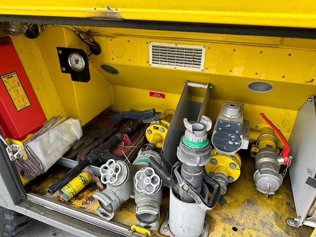 1997 sides vma 105/s 2000 b 6x6 crash tender vrachtwagen - afbeelding 9 van  27