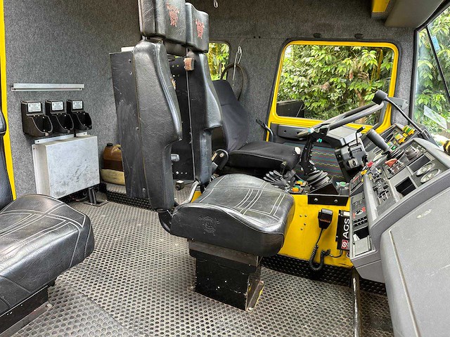 1997 sides vma 105/s 2000 b 6x6 crash tender vrachtwagen - afbeelding 3 van  27