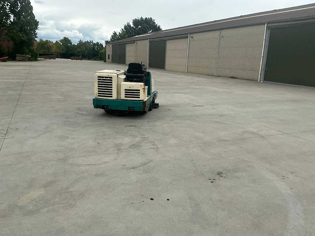 1997 tennant 355 zelfrijdende veegmachine - afbeelding 5 van  35
