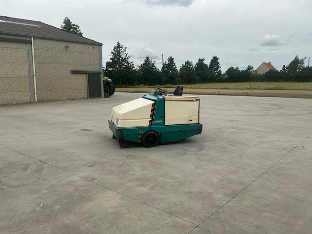 1997 tennant 355 zelfrijdende veegmachine - afbeelding 16 van  35