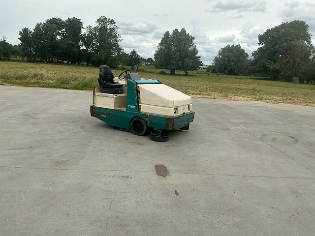 1997 tennant 355 zelfrijdende veegmachine - afbeelding 25 van  35