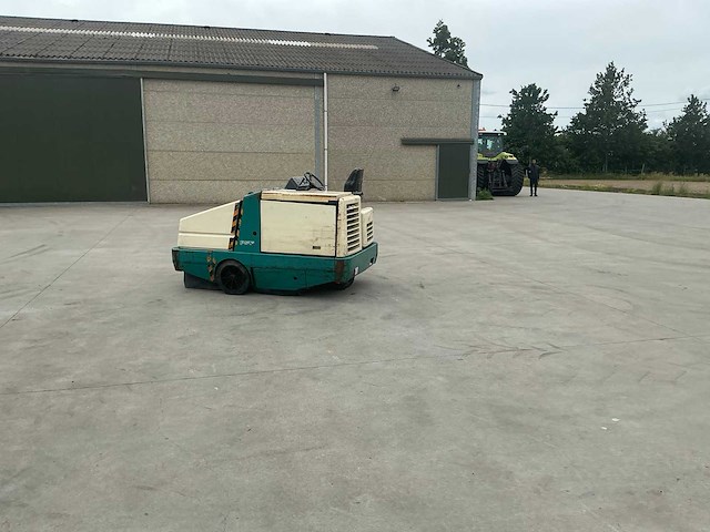 1997 tennant 355 zelfrijdende veegmachine - afbeelding 13 van  59