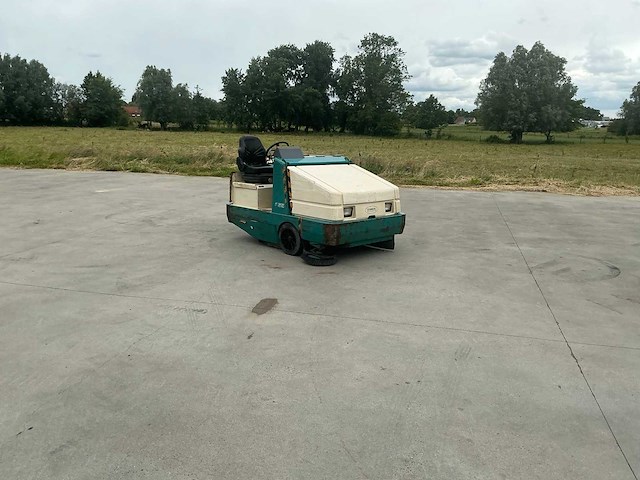 1997 tennant 355 zelfrijdende veegmachine - afbeelding 29 van  59
