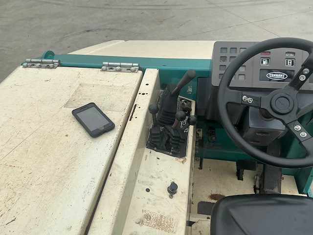 1997 tennant 355 zelfrijdende veegmachine - afbeelding 39 van  59