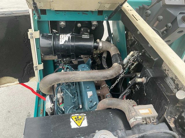 1997 tennant 355 zelfrijdende veegmachine - afbeelding 51 van  59