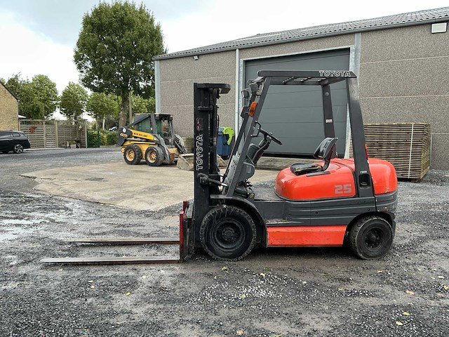 1997 toyota 02-6fdf25 vorkheftruck - afbeelding 3 van  12