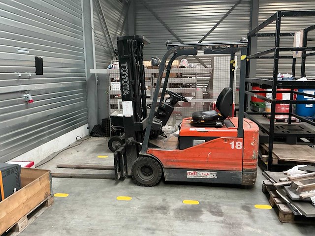 1997 toyota 5fbe18 vorkheftruck - afbeelding 1 van  16