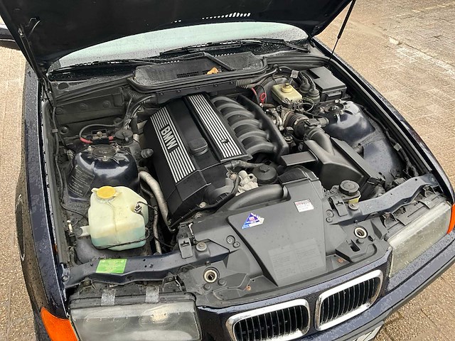 1998 bmw 320i personenauto - afbeelding 11 van  28