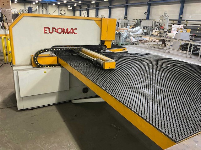 1998 euromac cx 1000/30 ponsknabbelmachine - afbeelding 24 van  24