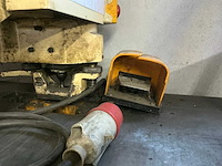 1998 geka puma 55/e-500 hydraulische ponsmachine - afbeelding 5 van  6