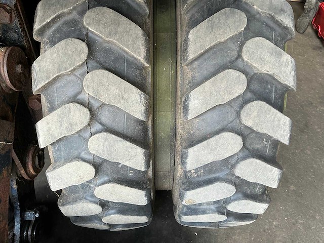 1998 hyundai robex-130w banden graafmachine - afbeelding 3 van  45