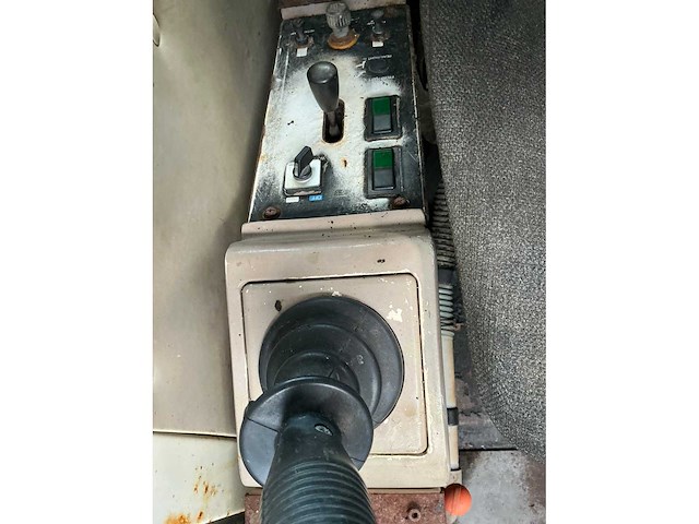 1998 hyundai robex-130w banden graafmachine - afbeelding 8 van  45