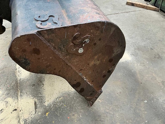 1998 hyundai robex-130w banden graafmachine - afbeelding 18 van  45