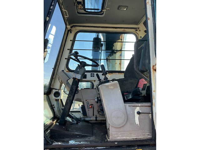 1998 hyundai robex-130w banden graafmachine - afbeelding 38 van  45