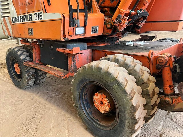 1998 liebherr 316 banden graafmachine - afbeelding 6 van  25