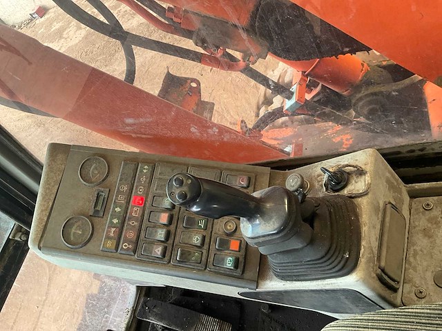 1998 liebherr 316 banden graafmachine - afbeelding 17 van  25