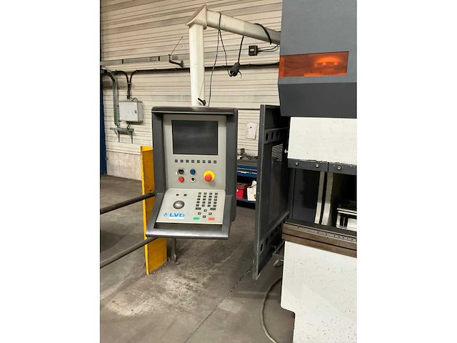 1998 lvd ppeb 80/20 cnc-kantbank - afbeelding 13 van  16