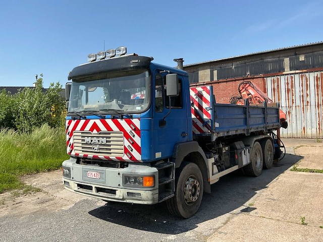 1998 man t33df vrachtwagen + atlas laadkraan 16m + container - afbeelding 1 van  12