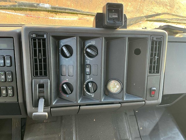 1998 mercedes-benz 1224 automatic 14.000 km vrachtwagen - afbeelding 18 van  31