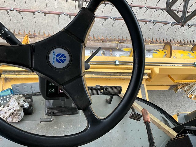 1998 new holland tx68 plus combine - afbeelding 10 van  58