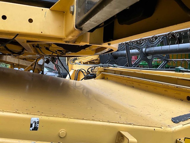 1998 new holland tx68 plus combine - afbeelding 21 van  58